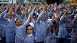 UNRWA juga menangani pendidikan dan kesehatan bagi pengungsi Palestina. Sumber: Reuters