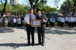 foto bersama. Bapak Adi Wibowo KPKNL ( kiri) dengan Kepala Kantor ATR/BPN Kabupaten Ponorogo | dokumen pribadi