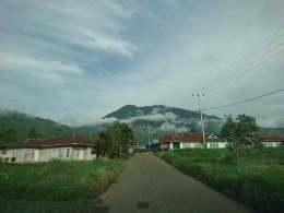 Dari kota Padang Panjang menuju titik awal pendakian (dokpri)