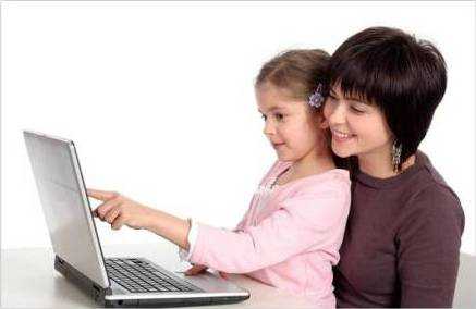 Peran orangtua sangat dibutuhkan dalam edukasi teknologi digital bagi anak. Sumber foto: kodokoalamedia.co.id