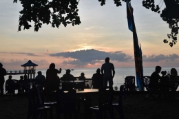 Pantai Tanjung Pesona diwaktu pagi (foto Rustian Al Ansori)