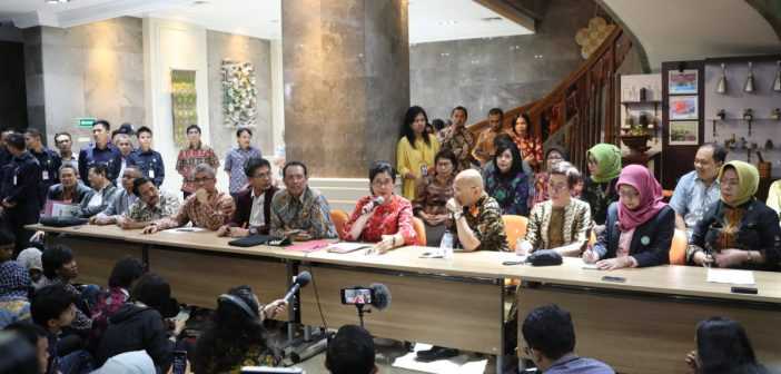 jumpa pers menkes tentang vaksin palsu di Jakarta (www.sehatnegeriku.kemkes.go.id)