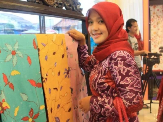 Sally Giovanny Owner BT Batik Trusmi (foto : lisubisnis.com)