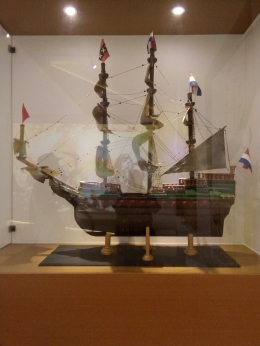 Replika kapal kolonial Belanda