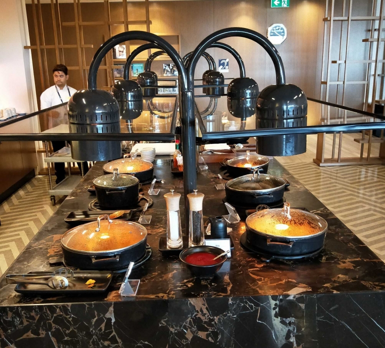 Makanan di dalam lounge