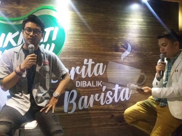 Aga, juara Indonesia Barista Championship 2018 saat berbagi cerita dalam Cerita di Balik Barista (dokpri)