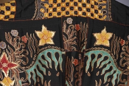 Salah satu motif Batik Tangsel yang diciptakan pembatik Nelty Fariza Kusmilianti. (Foto: Gapey Sandy)