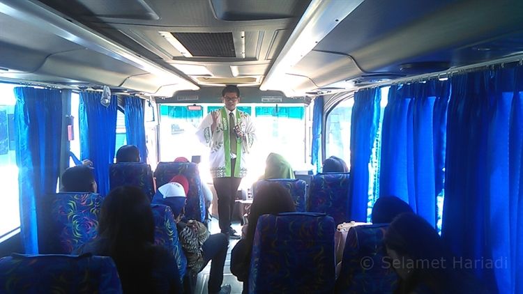 Suasana Bus (dok. pribadi)