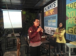 Pak Yunus chit-chat dengan mbak Nunung Afuah tentang Blogger-Writer (dok.pribadi)
