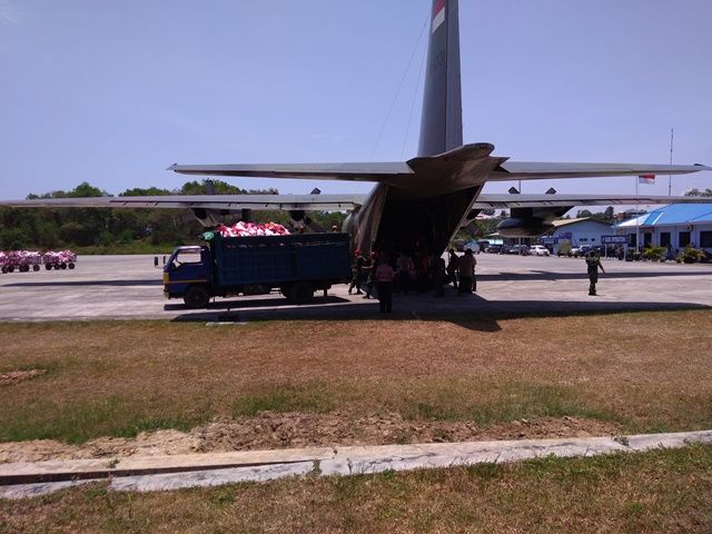 Pesawat Hercules sedang persiapan menuju ke Palu menjemput pengungsi (dok. pribadi)