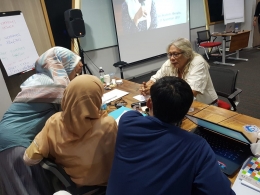 Penulis sharing dengan blogger peserta Kompasiana Danone Blogger Academy Angkata Kedua, Danone Indonesia, 6/10 (Dok Danone Indonesia)