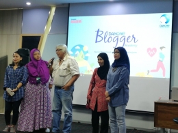 Alumni Danone Blogger Academy Angkatan I yang ikut sharing (6/10), dari kiri: Efa, Fika, Syaiful, Nunung, Arum) (Dok Danone Indonesia)
