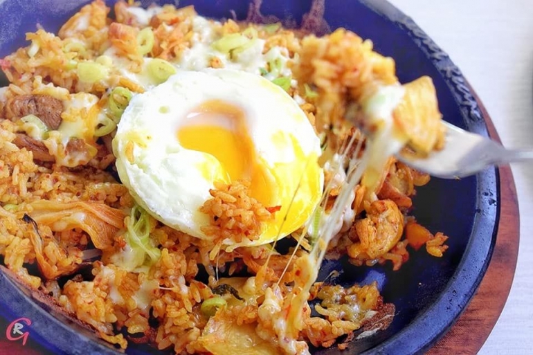 Kimchi Bokkeumbap Hot Plate ala Secret Recipe di Central Park Jakarta. (Foto @bozzmadyang)