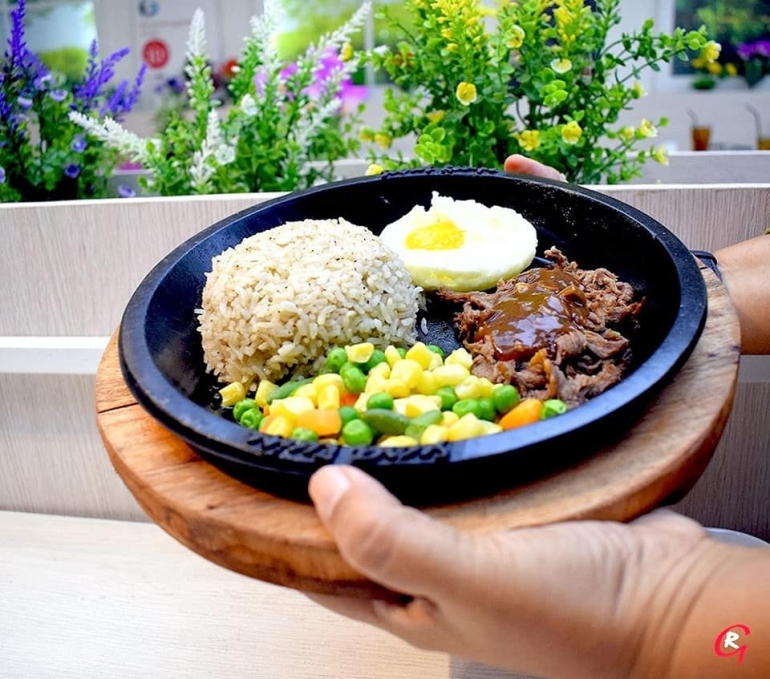 Mushroom Beef Hot Plate ala Secret Recipe di Central Park Jakarta. (Foto @bozzmadyang)