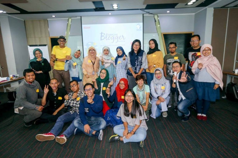 Poto bareng (dok.Danone Blogger Academy)