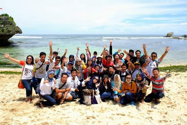 Outbound bersama karyawan Bunda Linda