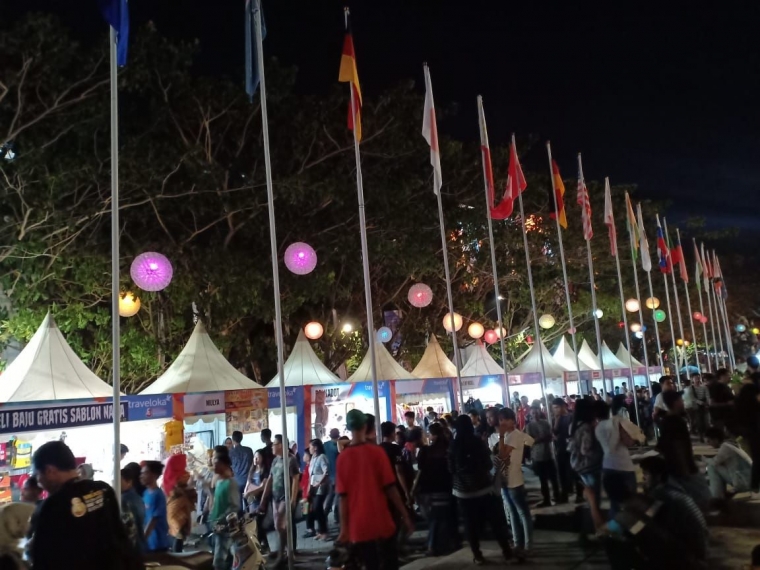 kawasan-industri-kreatif-5bbea01543322f131b598a44.jpg