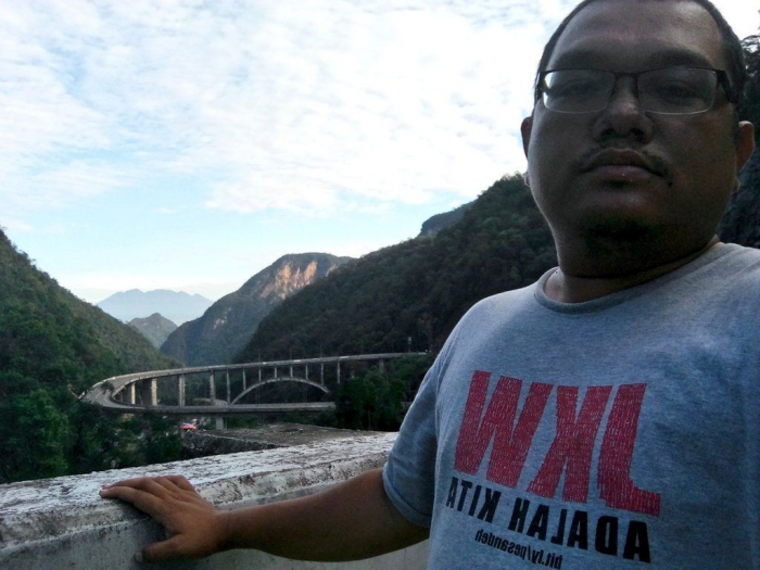 Jembatan Kelok Sembilan