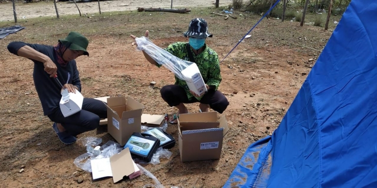 Masjid Darurat Dilengkapi Pengeras Suara di Lokasi Masjid Darurat Dilengkapi Pengeras Suara di Lokasi