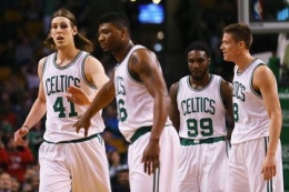 Kelly Ollynyk (Miami Heat), Marcus Smart (Celtics), Jae Crowder (Utah Jazz), Jonas Jarebko (Golden State Warriors), alumni Celtics (zimbio) 