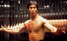 Jason Scott Lee sebagai Bruce Lee (sumber: www.kungfukingdom.com)