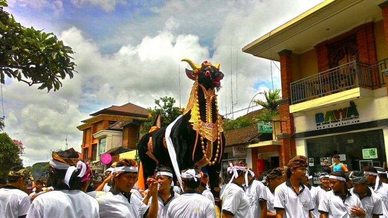 Pelebon Puri Ubud crewbali.com