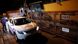 Polisi Turki melakukan penggeladahan di rumah KonJen Otaibi namun tersangka sudah kabur (gambar dari Reuters)