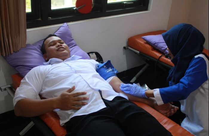 Peserta donor darah