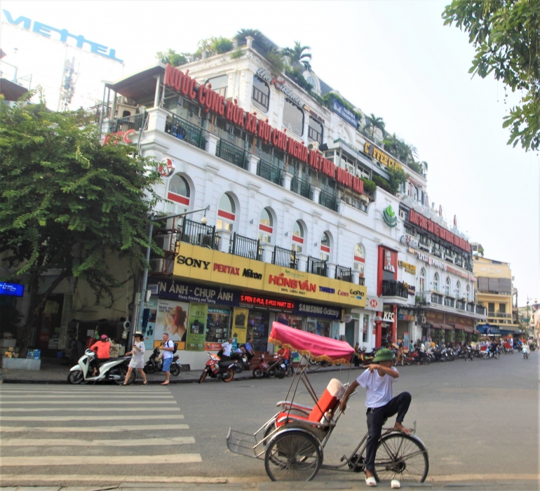 Bagunan tua di Hanoi