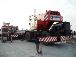 Mobile crane (dok.pri)