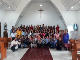 Panitia dan peserta MPAB mengikuti ibadah di gereja Katolik Sipolha (DOKPRI)