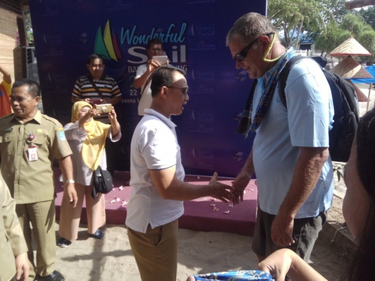 Wakil Bupati Bangka Syahbudin turut menyambut kedatangan peserta Wonderful Sail Babel 2018 (Rustian)