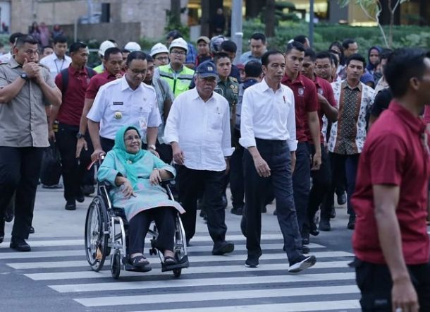 Anies Bersama Jokowi dan Basuki Menjajal Pelican Crossing (Sumber: rakyatku.com)