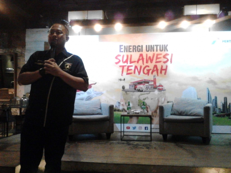 Arya Dwi Paramita, External Communication Manager Paertamina menjadi pembicara di acara Nangkring Kompasiana yang bertemakan Energi untuk Sulawesi Tengah 17/10 (dokpri)