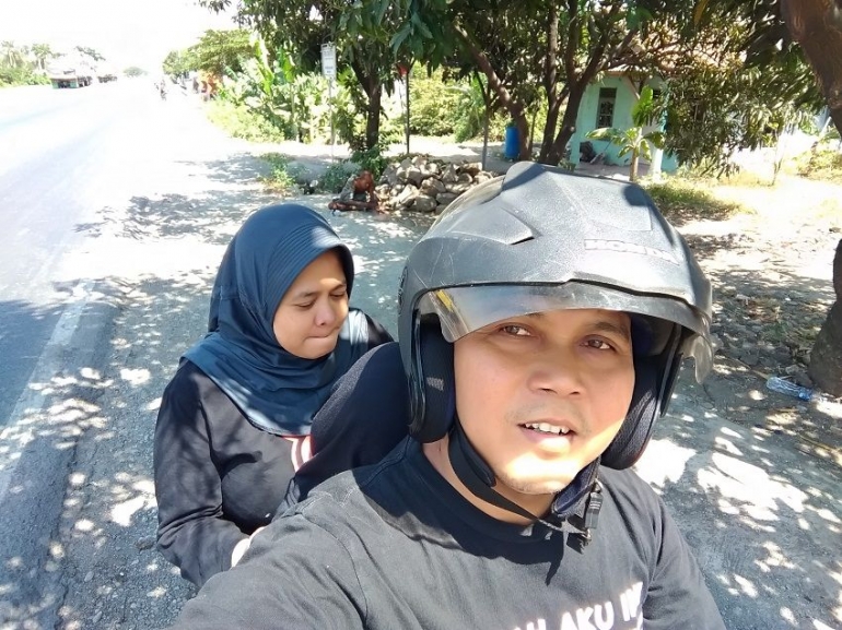 Jalan-jalan menggunakan sepeda motor (Dok. Pribadi)