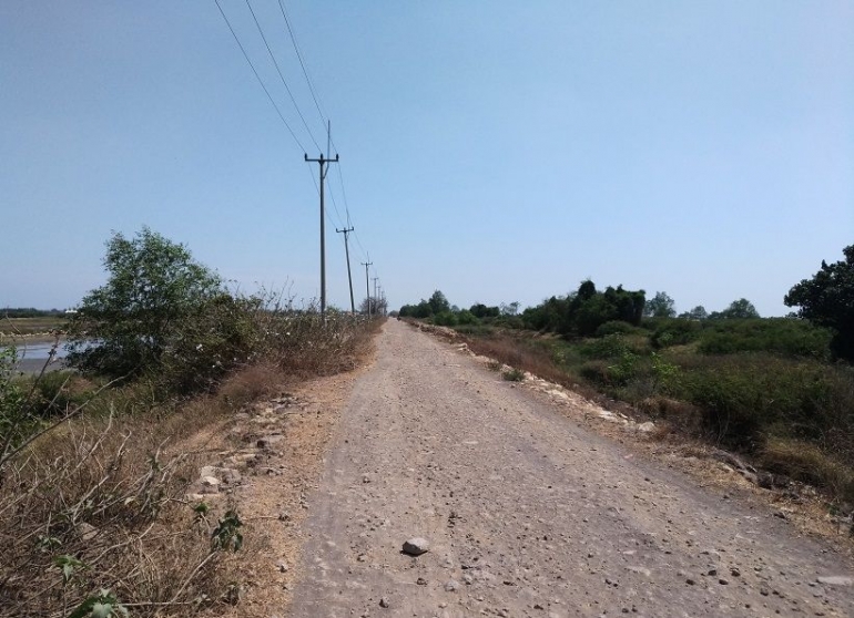 Jalan menuju lokasi wisata dari Pangkalan