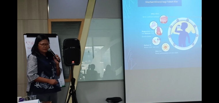 Deskripsi : dr.Diana Sukardi,M.Gizi,Sp.GK, dokter spesialis RSCM di kegiatan Danone Blogger Academy (DBA) 2018, 6 oktober 2018 I Sumber Foto : dokpri
