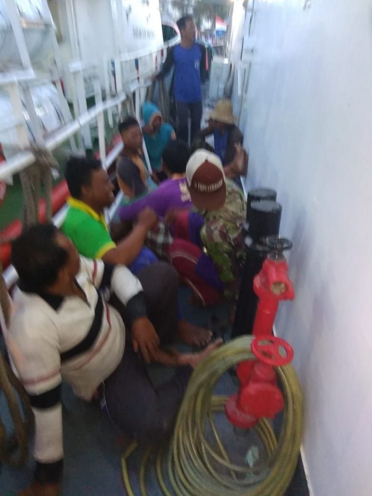 13 Nelayan Desa Warulor Ditangkap DITPOLAIR POLDA JATIM (dokpri)