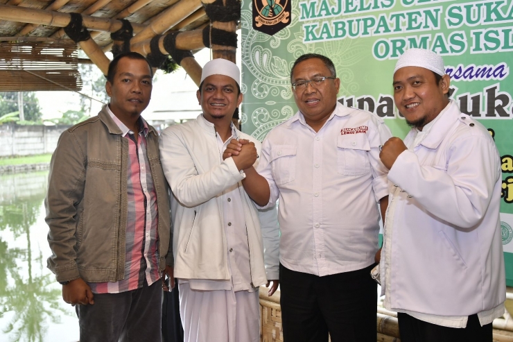 Bupati Sukabumi Marwan Hamami saat menghadiri rapat koordinasi Majelis Ulama Indonesia (MUI) Kabupaten Sukabumi beserta organisasi massa Islam dengan unsur Forkompimda di Vila Taman Strawberry, Kecamatan Kadudampit.