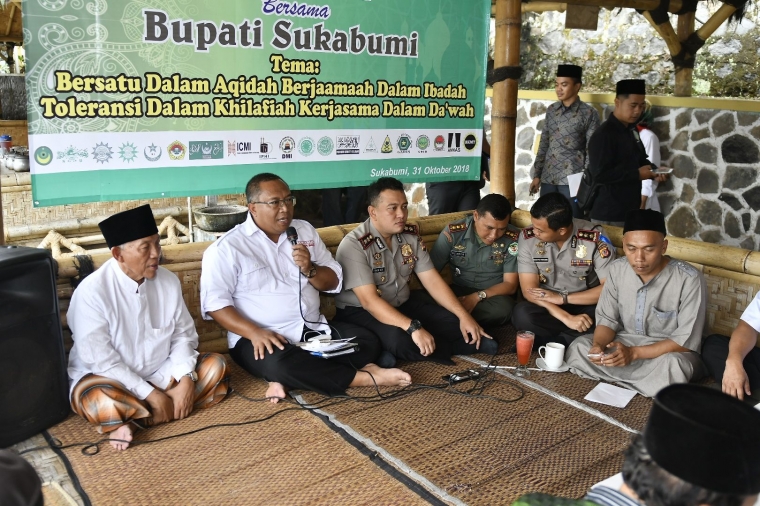 Bupati Sukabumi Marwan Hamami saat menghadiri rapat koordinasi Majelis Ulama Indonesia (MUI) Kabupaten Sukabumi beserta organisasi massa Islam dengan unsur Forkompimda di Vila Taman Strawberry, Kecamatan Kadudampit.