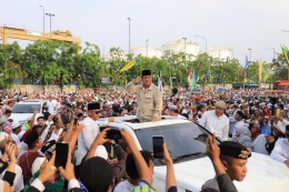 Prabowo dikawal dibuan warga Jakarta saat hadiri haul Mbah Priok (Ahad, 4/11/2018) - Foto/ISTIMEWA