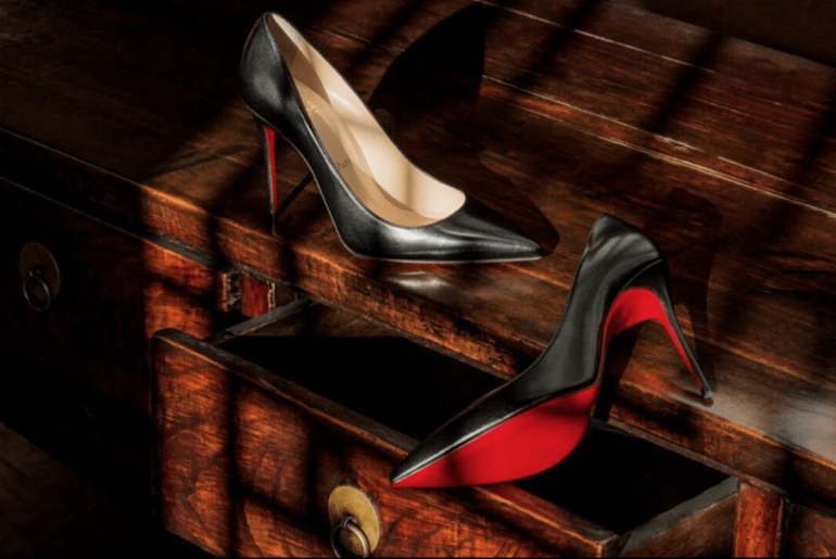 louboutin-5be207726ddcae6e3811e7c4.png