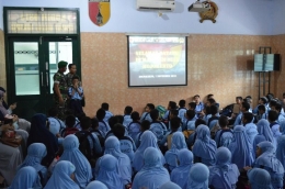 Siswa-Siswi SDIT Permata Dikenalkan Film Dokumenter Profil TNI (dokpri)