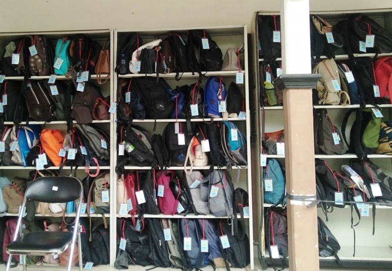 Loker penitipan barang milik peserta (foto: widikurniawan)