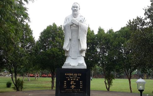 Patung Khong Hu Cu di TMII (dok. pribadi)