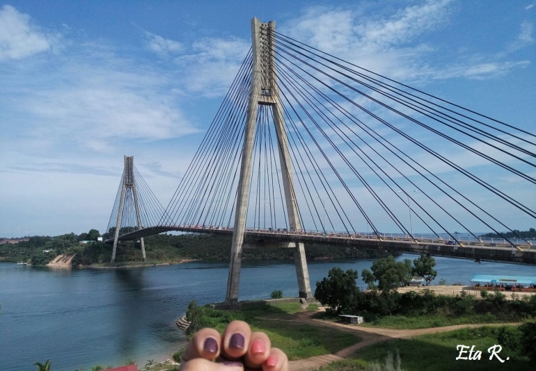 Jembatan Barelang yang dibangun dengan kokoh ini menjadi ikon wisata Kota Batam. (dok. pribadi)