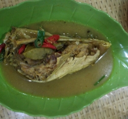 Gombyang Manyung, sensasi menyantap kepala ikan berkuah pedas  (DOKPRI)