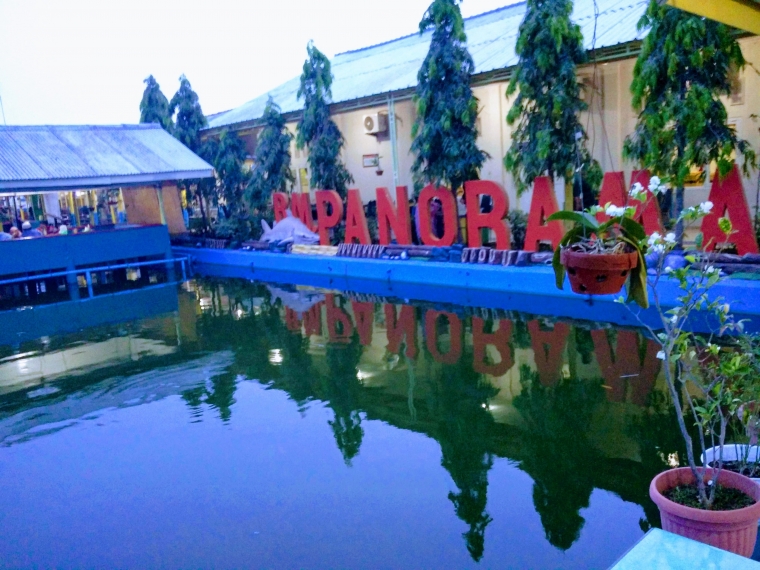 RM.PANORAMA tampak dalam (dokpri)