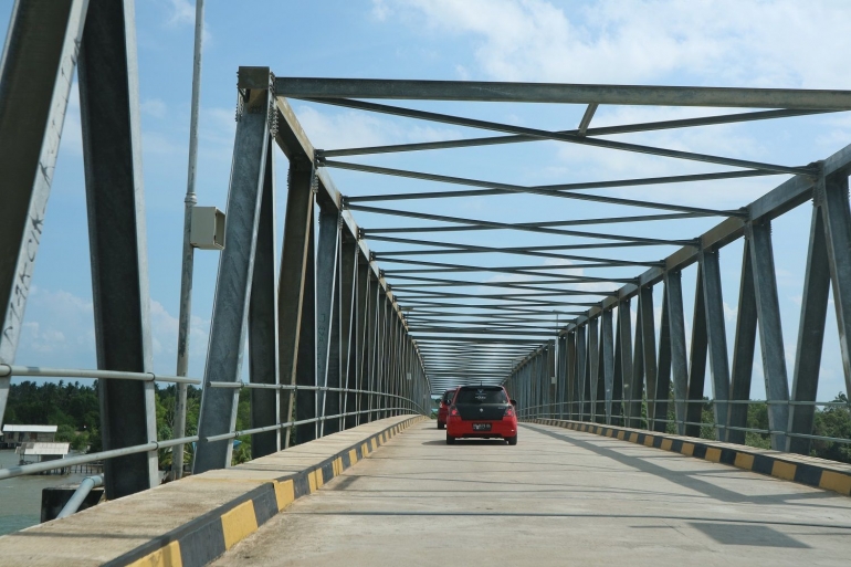 Jembatan menjadi patokan menuju Gurun Telaga Biru, Bintan, Kepulauan Riau. | Dokumentasi Pribadi