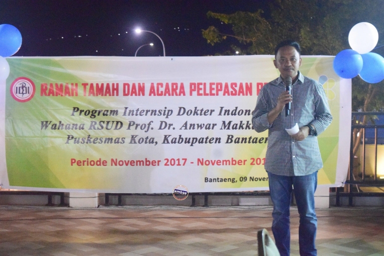Bupati Bantaeng sampaikan sambutan pada Malam Ramah Tamah bersama 18 dokter program Internship (09/11/2018). Dokumentasi pribadi